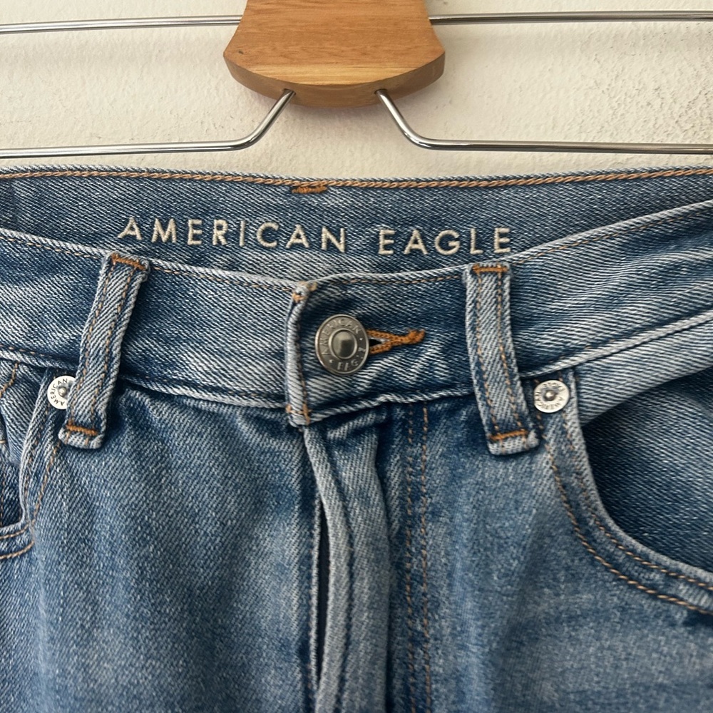 American Eagle Outfitters 00R Mom Jean High Rise Light Blue Ankle Jeans - Picture 2 of 7